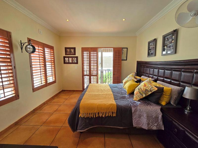 5 Bedroom Property for Sale in Golden Mile Western Cape